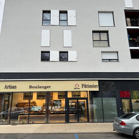 Résidence du Clos de l'Arche Torcy - Appartement de 34 m2, avec coin nuit, coin salon, coin cuisine, et parking privé souterrain - Idéal longs séjours Exterior foto